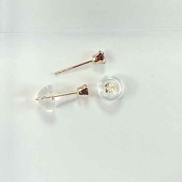 10K Gold Stud Earrings with 3mm Genuine Garnet - Picture 2 of 2